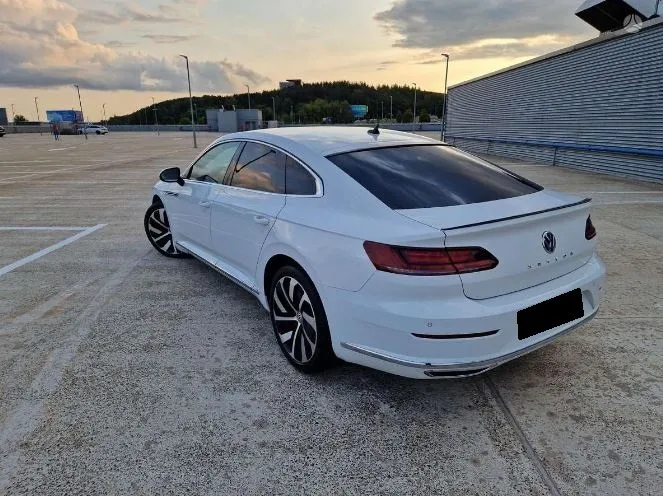 Volkswagen Arteon 2.0TDI R-Line Image 4