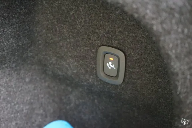 Volvo S60 T8 TwE AWD Business R-Design aut / Juuri tullut / Webasto / Vetokoukku / Keyless / VOC / Image 9